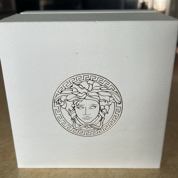 Versace watch - Picture 9 of 9